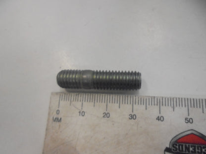 Holden Daewoo Genuine Exhaust Manifold Stud New Part