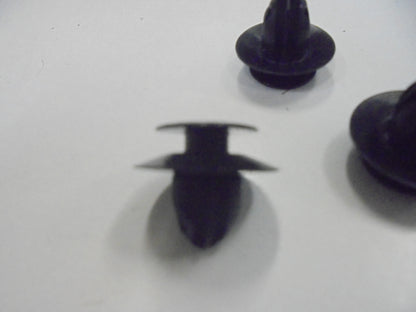 Toyota Prado-Lexus-Hiace-Corolla Genuine Radiator Air Seal Clip New Part