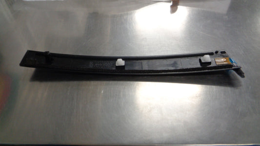 Honda Integra Genuine Right Hand Door Sash Garnish New Part