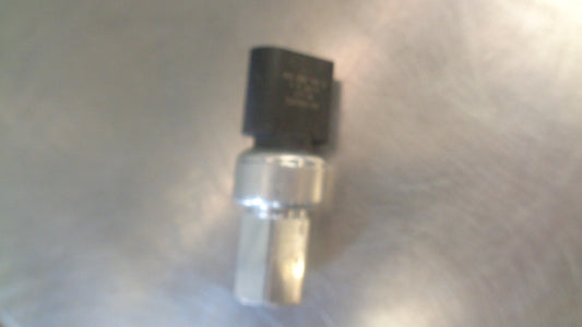 Volkswagen/Audi Genuine Air Conditioner Pressure Switch New Part