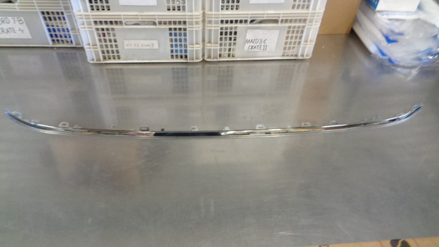Volkswagen Passat Genuine Front Lower Centre Trim New Part