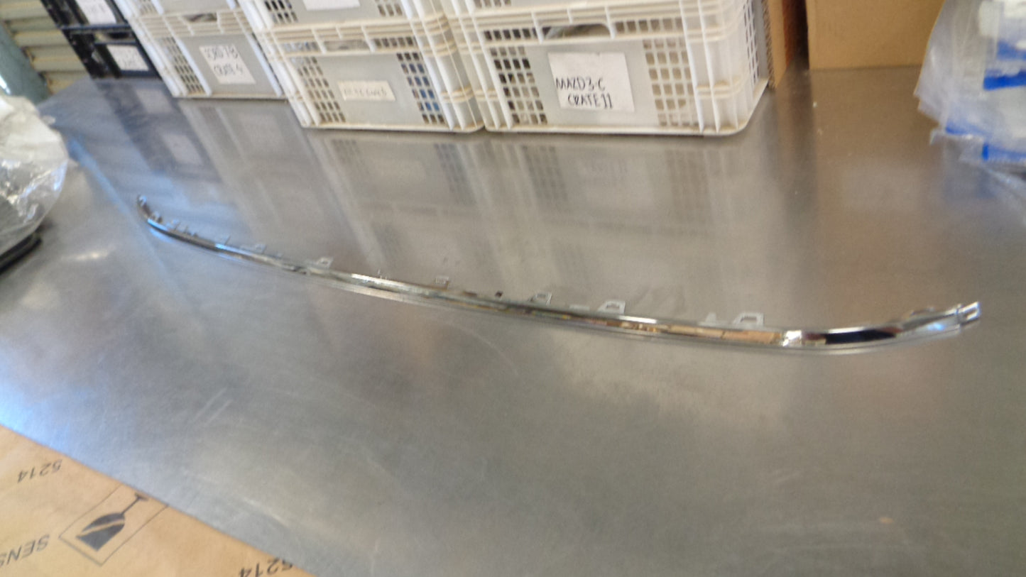 Volkswagen Passat Genuine Front Lower Centre Trim New Part