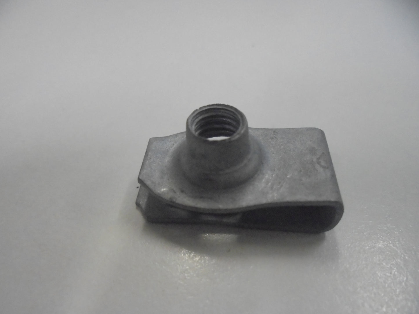 Nissan Qashqai J10 Genuine Spring Nut New Part