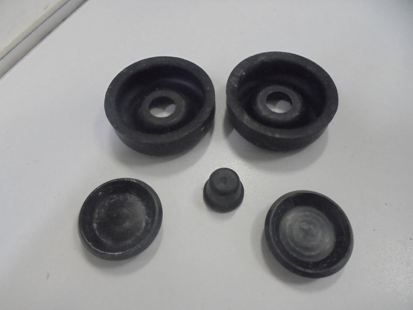 Toyota Hilux-Crown Genuine Wheel Cylinder Repair Kit NOS New Part
