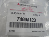 Mitsubishi Triton Genuine Drip Molding Clip New Part