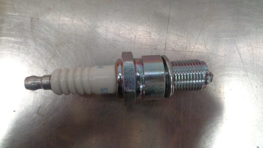 NGK Standard Spark Plug Suits Suzuki RG125/Suzuki RGV250/Yamaha TZR125R