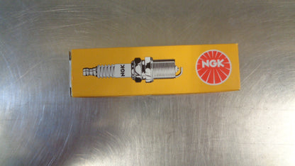 NGK Spark Plug Suits Toyota Cruiser 60 Series/70 Series/80 Series