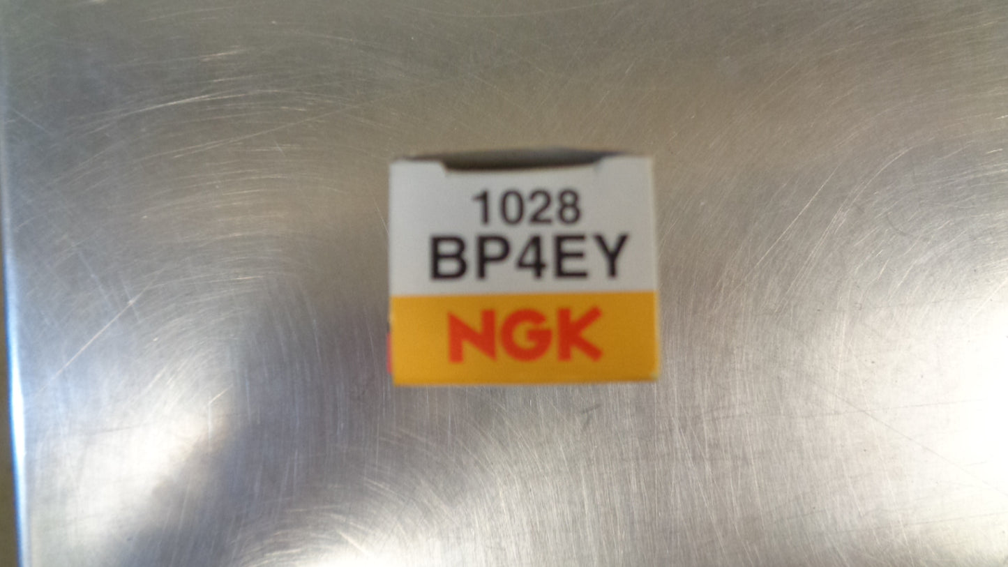 NGK Spark Plug Suits Toyota Cruiser 60 Series/70 Series/80 Series