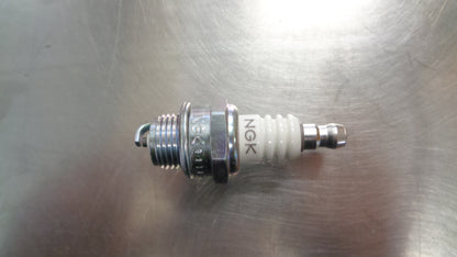 NGK Standard Electrode Spark Plug Suits Lawn And Garden Equipment/Commercial And Industrial
