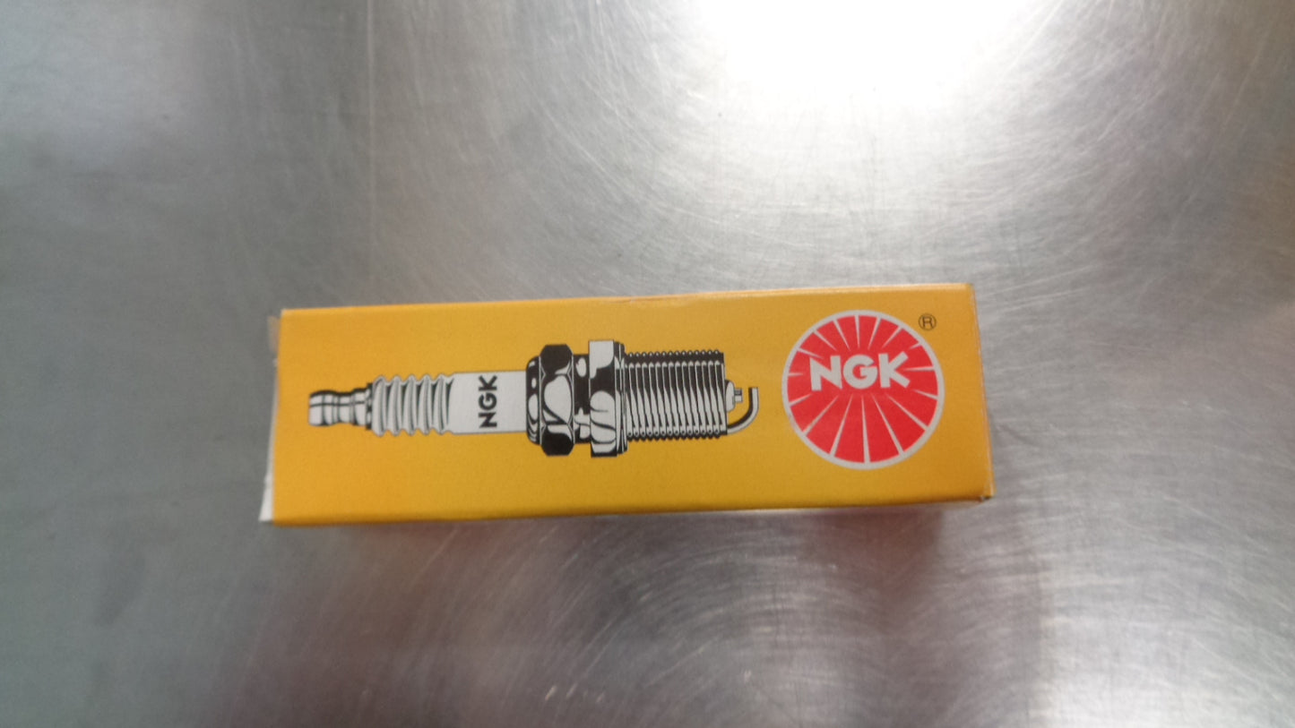 NGK Standard Electrode Spark Plug Suits Lawn And Garden Equipment/Commercial And Industrial