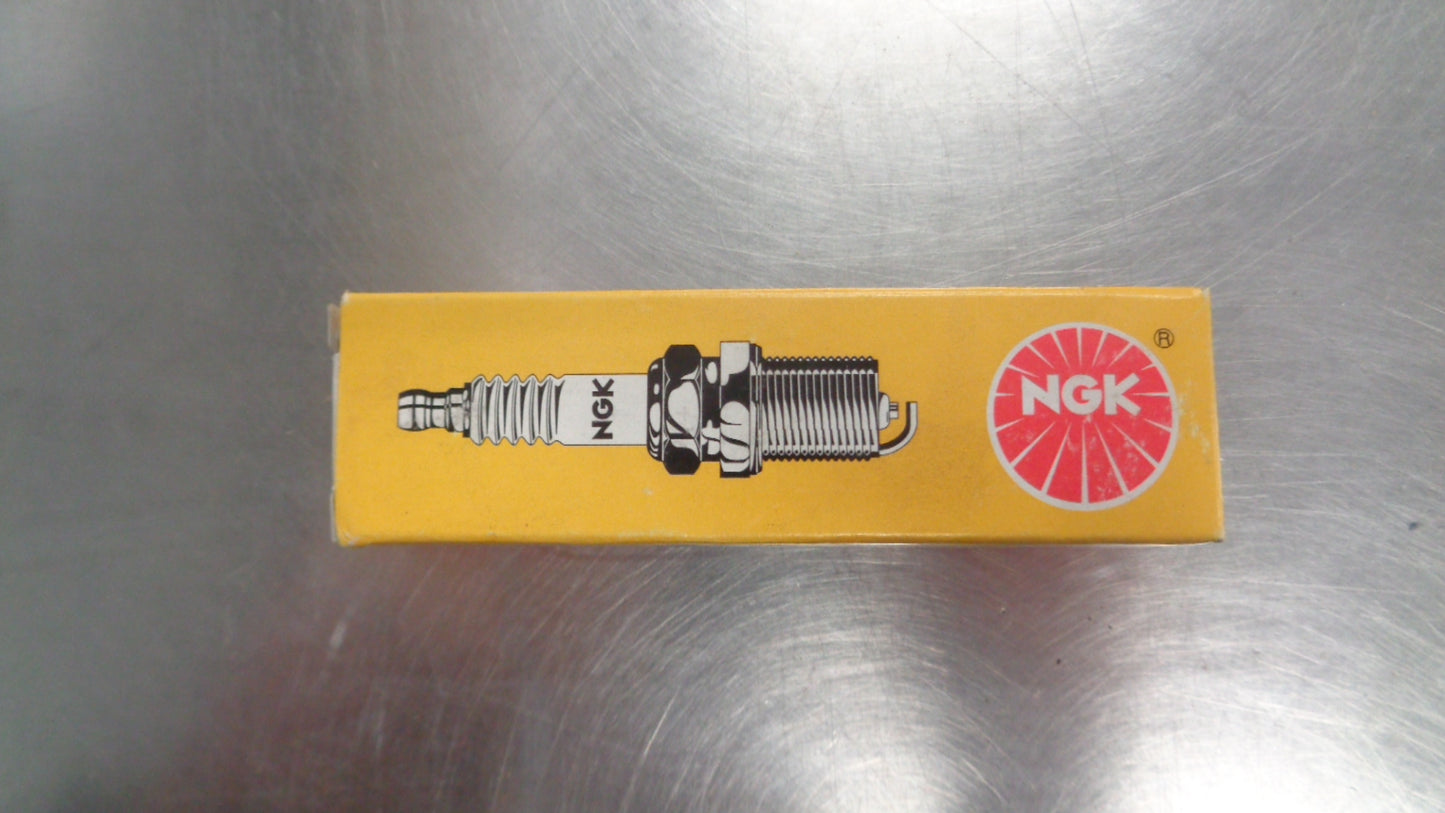 NGK Standard Spark Plug Suits Honda/Porsche/MG