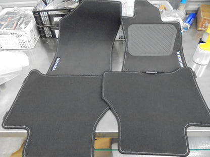 Nissan Narara D23 Dual Cab Genuine Front And Rear Carpet Mat Set Manual New Part
