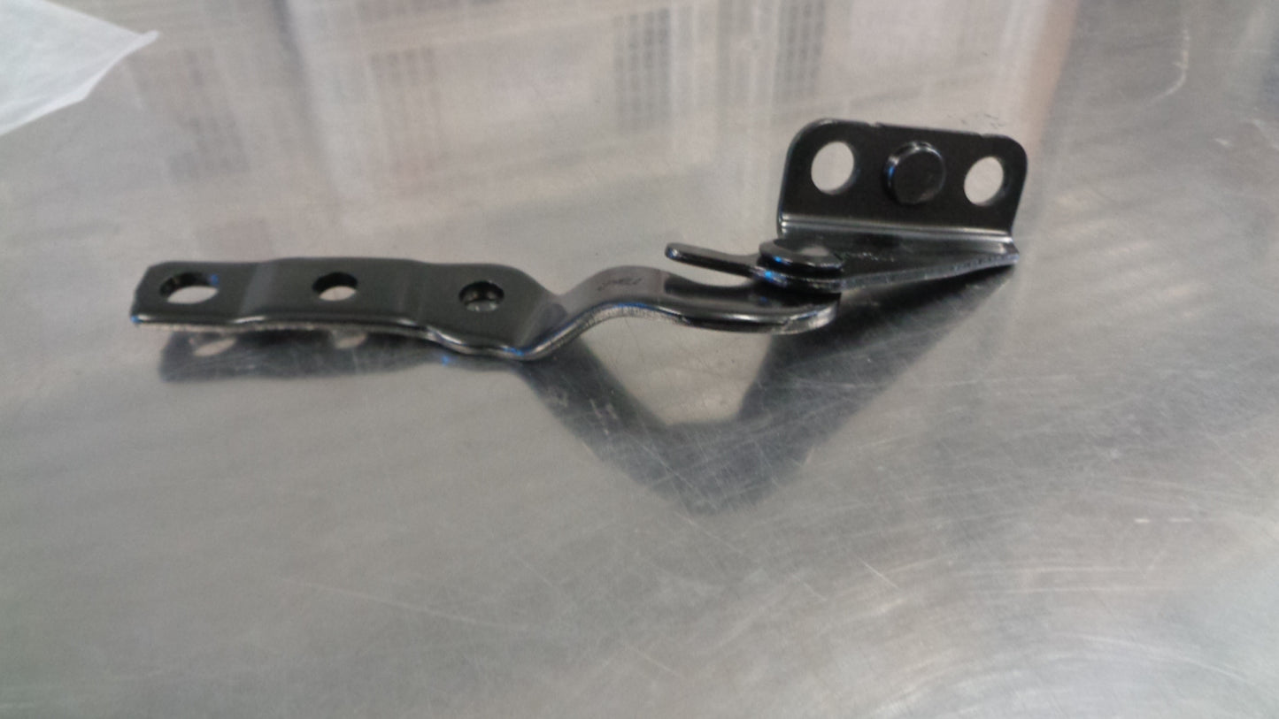 Honda CR-V Genuine Right Hand Tailgate Hinge New Part