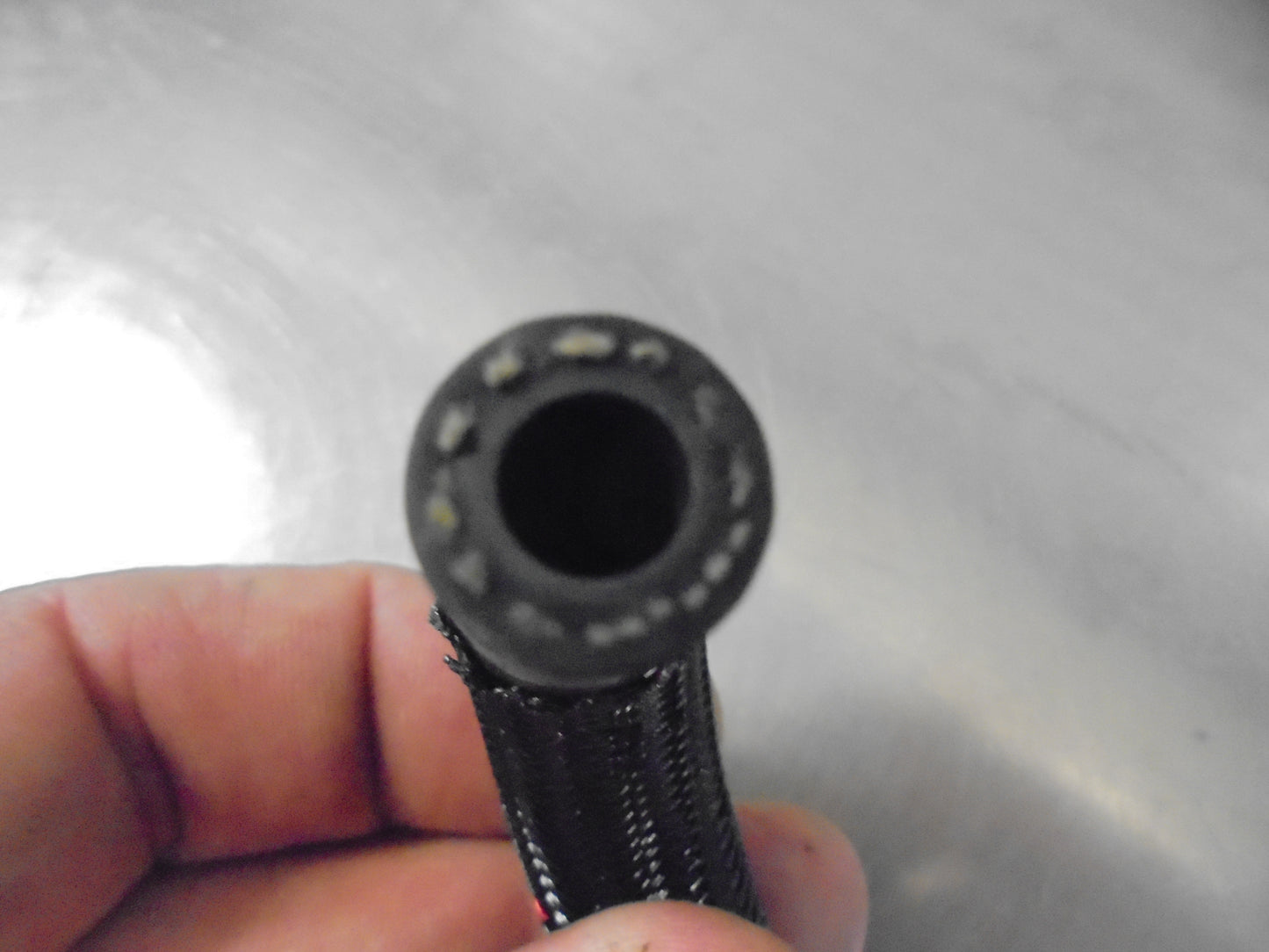 Mercedes Benz Sprinter Genuine Fuel Hose To Pressure Pump New Part