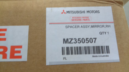 Mitsubishi MQ/MR Triton Genuine Right Hand Mirror Extension Kit New Part.