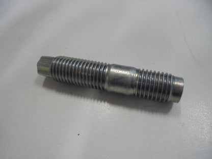 Nissan Navara D22-D40M-Pathfinder R51 Genuine Exhaust Manifold Stud New Part