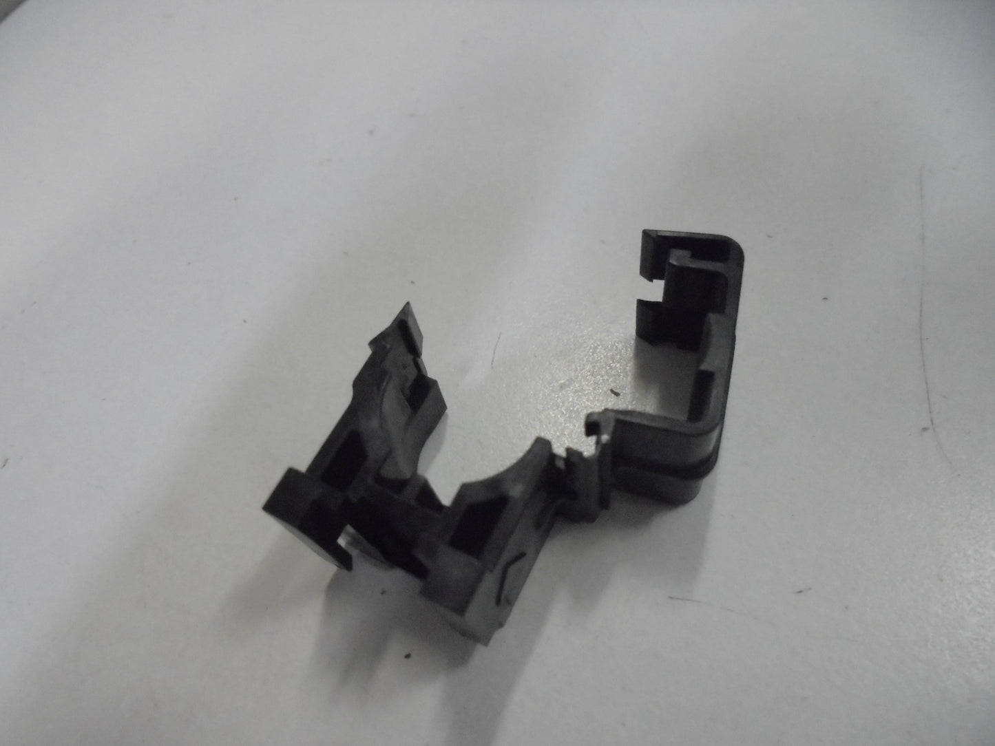Holden Captiva Genuine Fuel Feed Hose Clip New Part