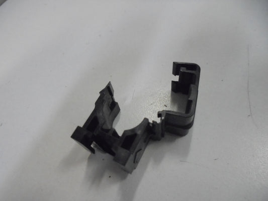 Holden Captiva Genuine Fuel Feed Hose Clip New Part