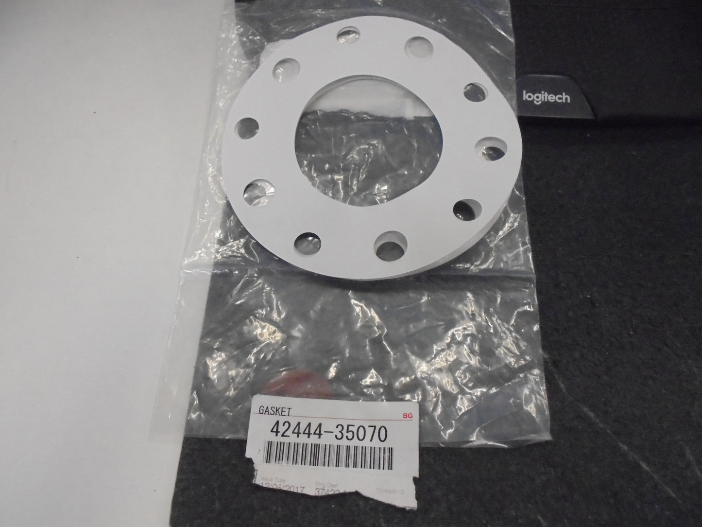 Toyota Hilux Genuine Rear Axel Brake Drum Gasket New Part