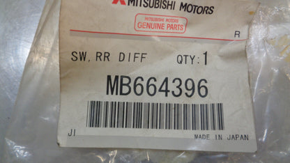 Mitsubishi Triton Genuine Rear Diff Lock position Switch New Part