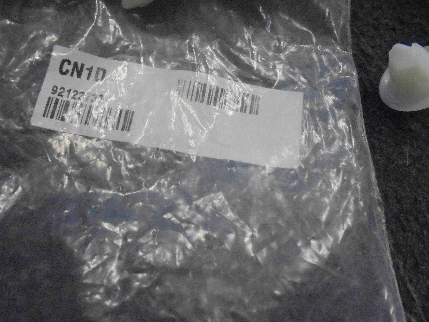 Holden Cruze YG Genuine Sill Panel Molding Clip New Part