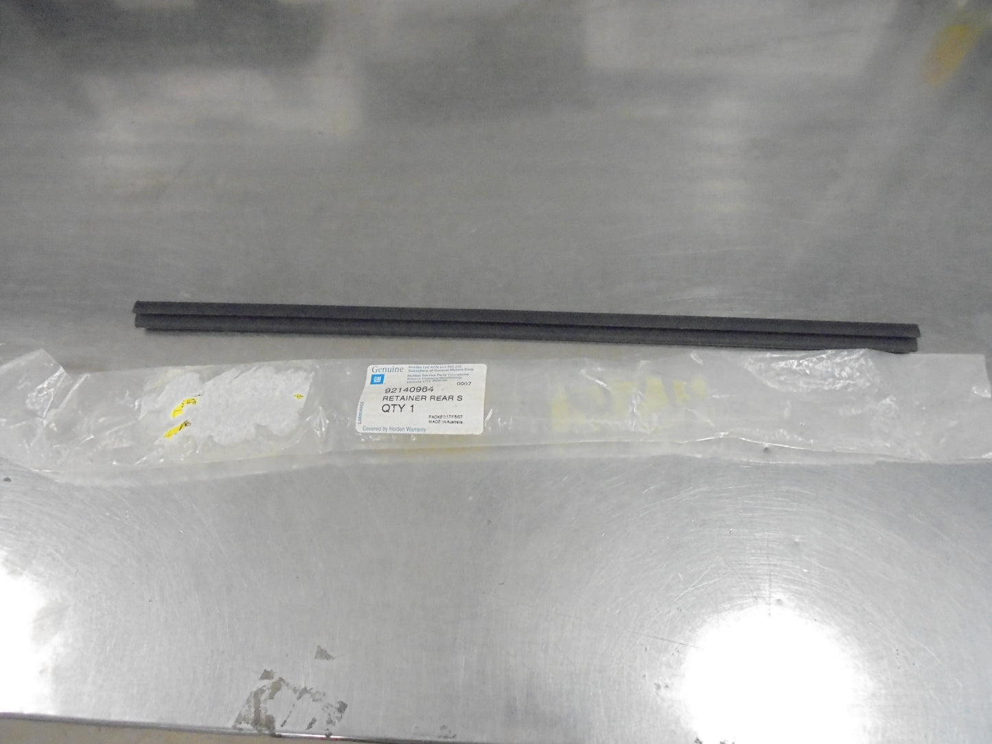Holden Commodore-Calais-Monaro Genuine Seat Retainer Rear Trim To Seat Frame New Part