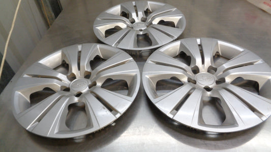 Subaru Outback Genuine 16" Hubcaps New Part