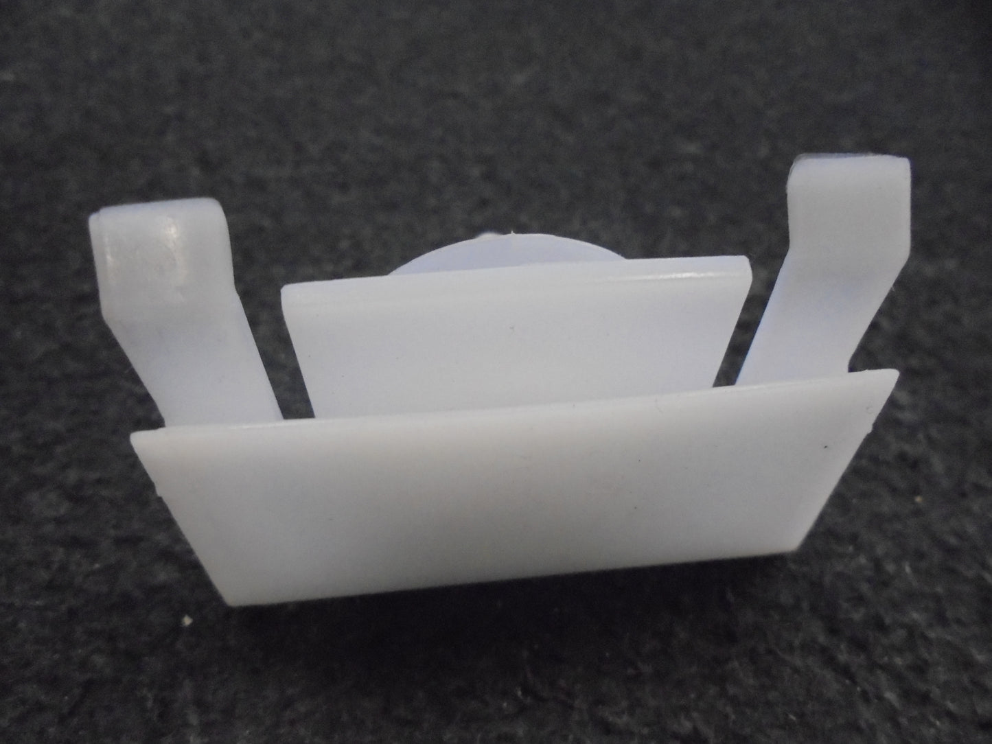 Holden VE-VF Commodore Genuine Rocker Panel Side Skirt Molding Clip New Part