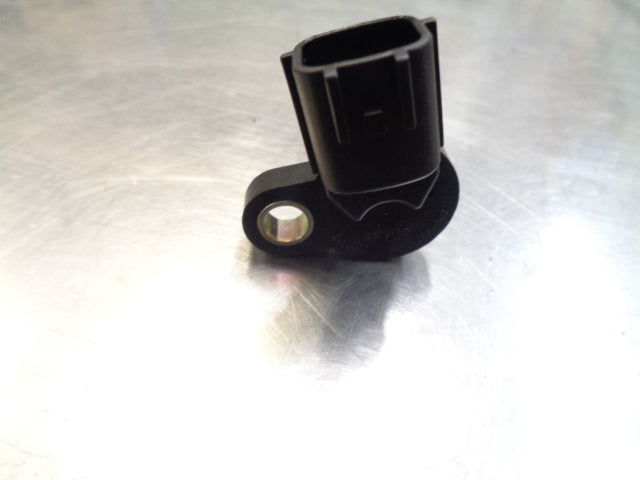 Nissan GU Y61 Patrol Genuine Crank Shaft Position Sensor New Part