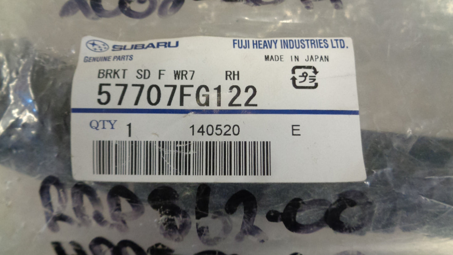 Subaru Genuine Right Hand Retaining Bracket New Part