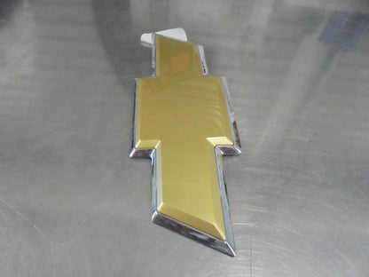 Holden VF SS SSV SV6 Commodore Genuine Front Grille Emblem New Part