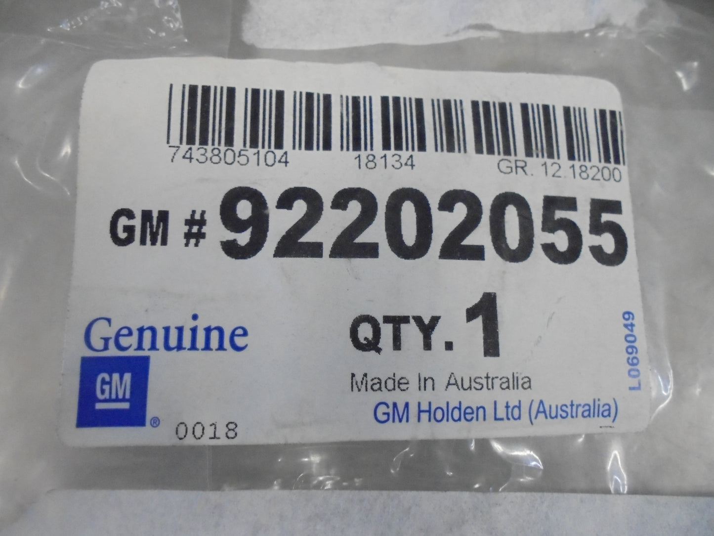 Holden VF SS SSV SV6 Commodore Genuine Front Grille Emblem New Part