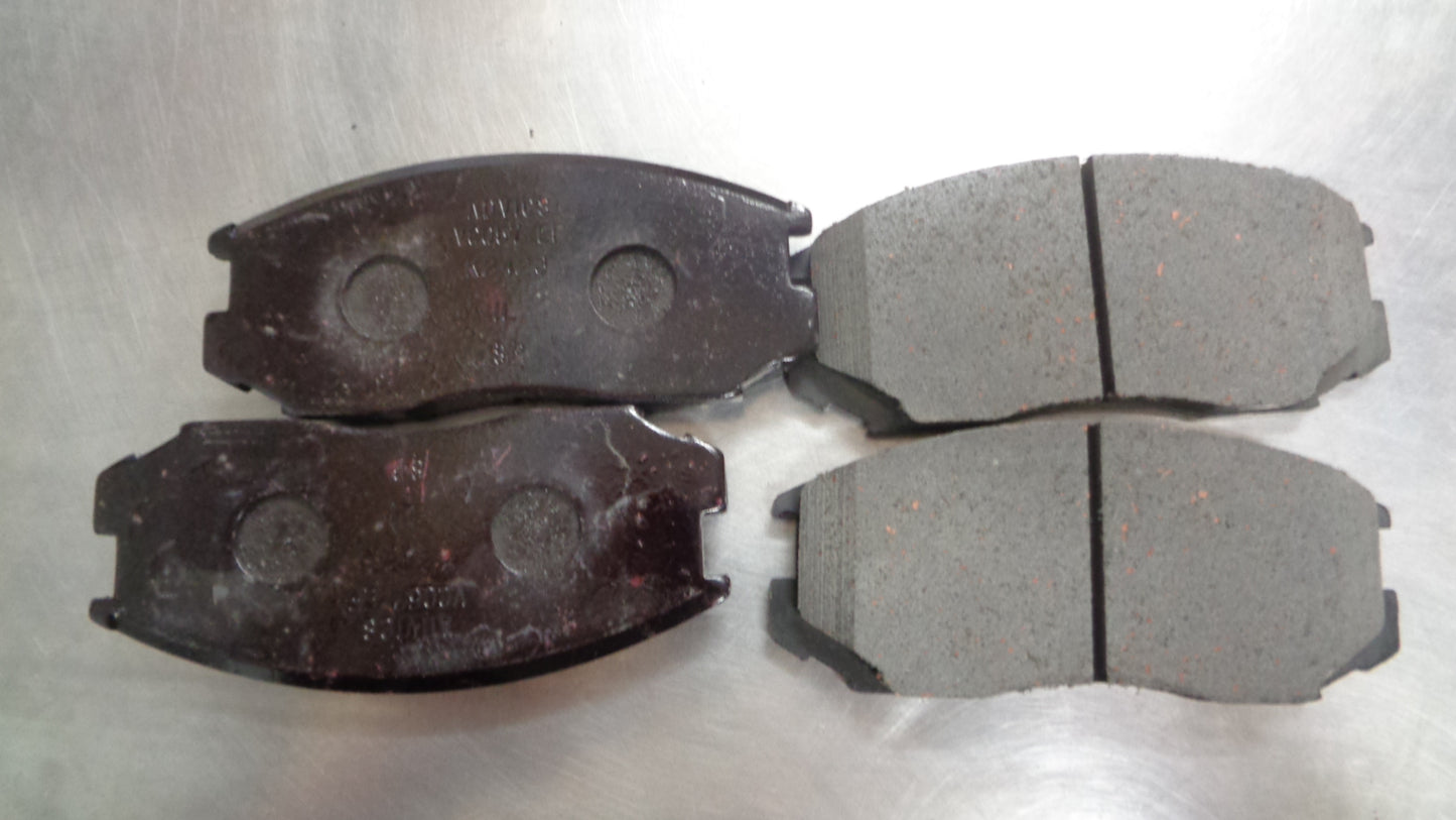 Mitsubishi Lancer/Mirage CE Genuine Front Brake Pad Kit New Part