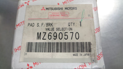 Mitsubishi Lancer/Mirage CE Genuine Front Brake Pad Kit New Part