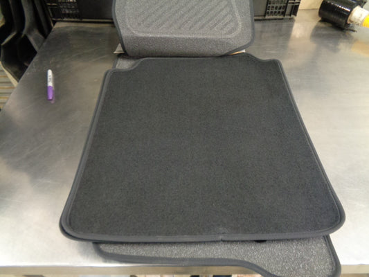 Nissan D40M Navara Genuine  Front and Rear Carpet Mat Set new part