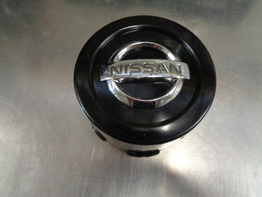 Nissan D22 Navara Genuine Chrome Center Wheel Cover New Part