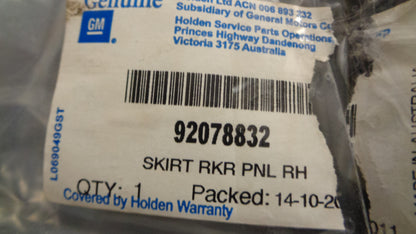 Holden VU SS Commodore Ute Genuine Right Hand Side Skirt End Cap New Part