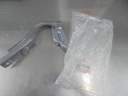 Suzuki Jimny JB74 Genuine Right Front Bonnet Hinge New Part