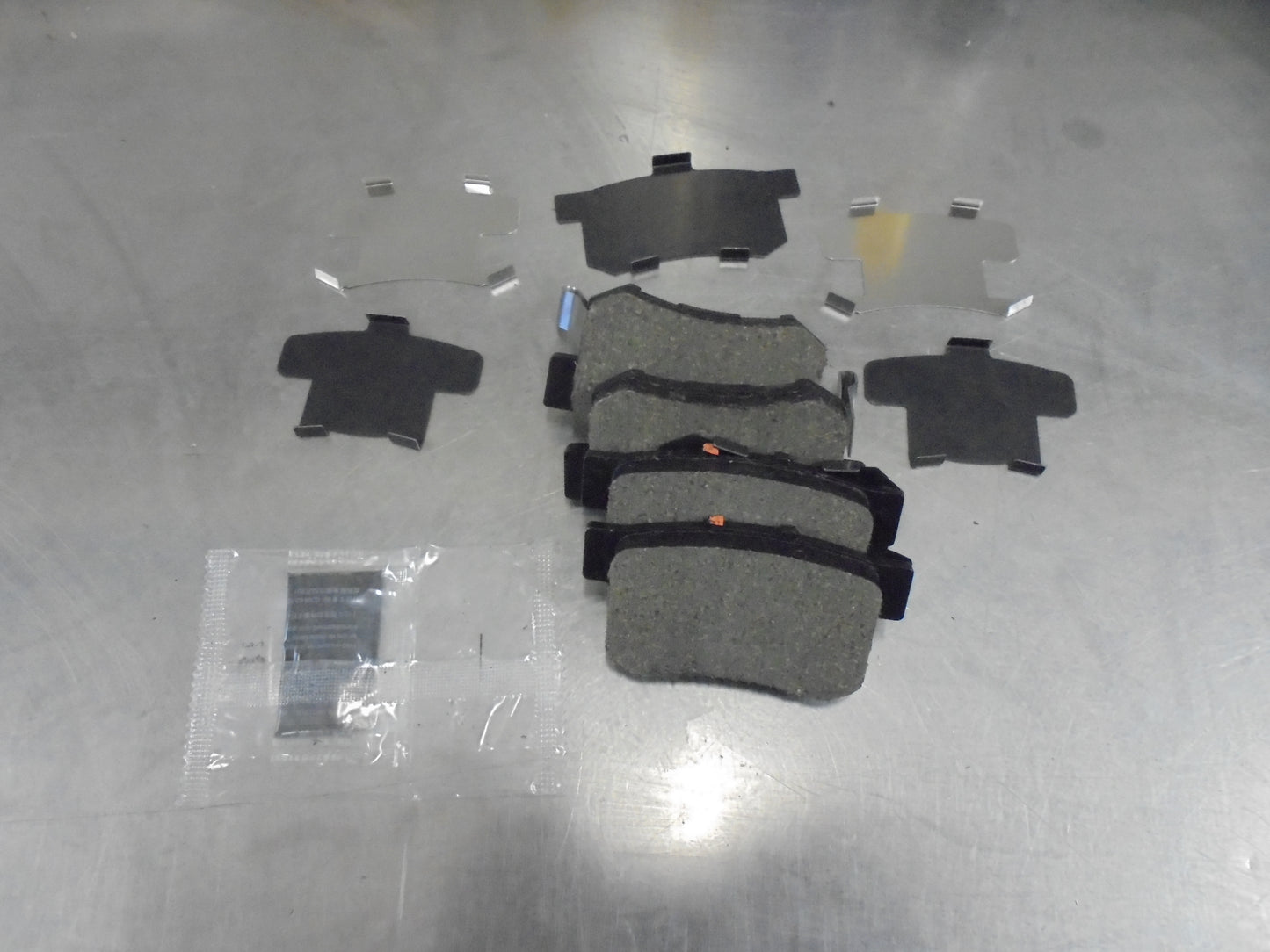 Honda Odyssey/CR-V Genuine Rear Brake Disc Pad Set New Part