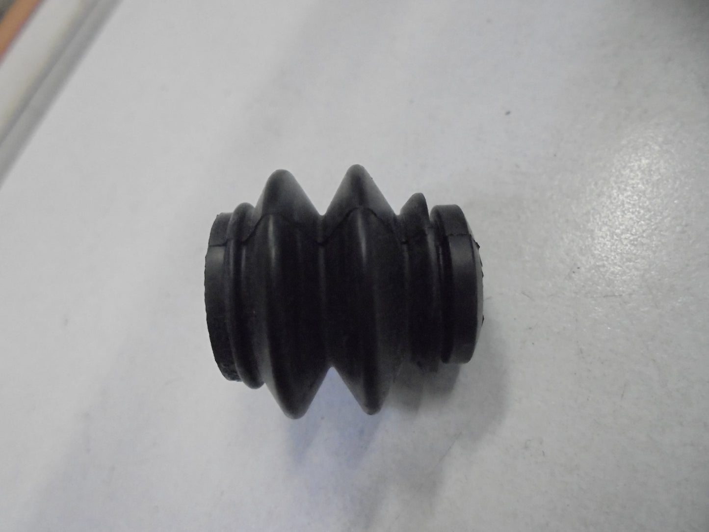 Hyundai Genuine Caliper Bushing Pin Insulator Vehicles Below New Part