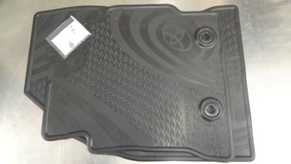 Toyota Corolla Hatch Genuine Front Rubber Floor Mats New Part