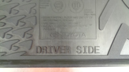 Toyota Corolla Hatch Genuine Rubber Front and Rear Mat Set New Part