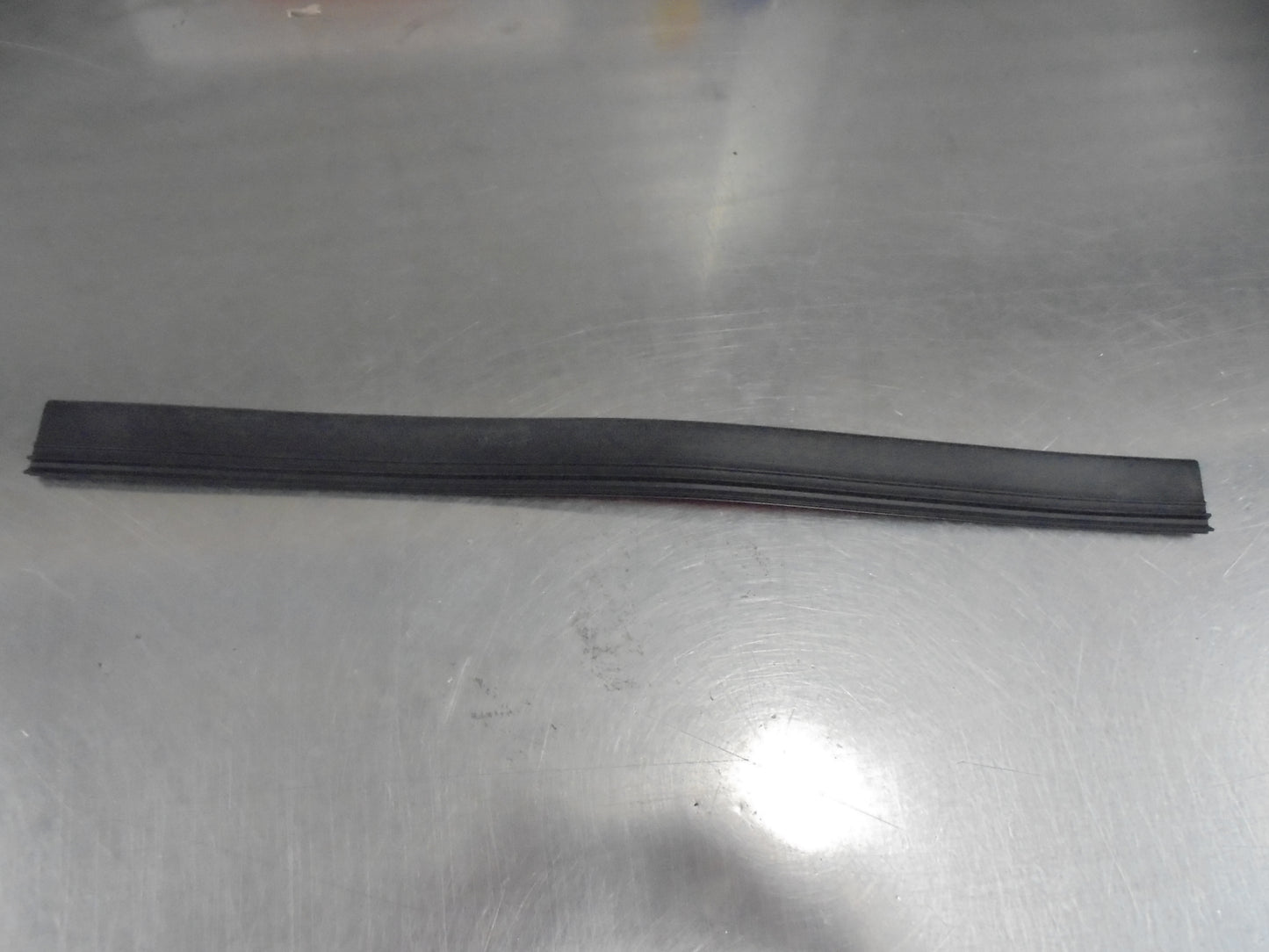 Honda CR-V Genuine Rubber Windscreen Dam New Part