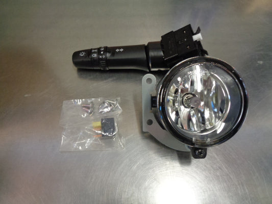 Mitsubishi Challenger Genuine Fog Lamp Kit (MISSING 1 FOG LIGHT) New part