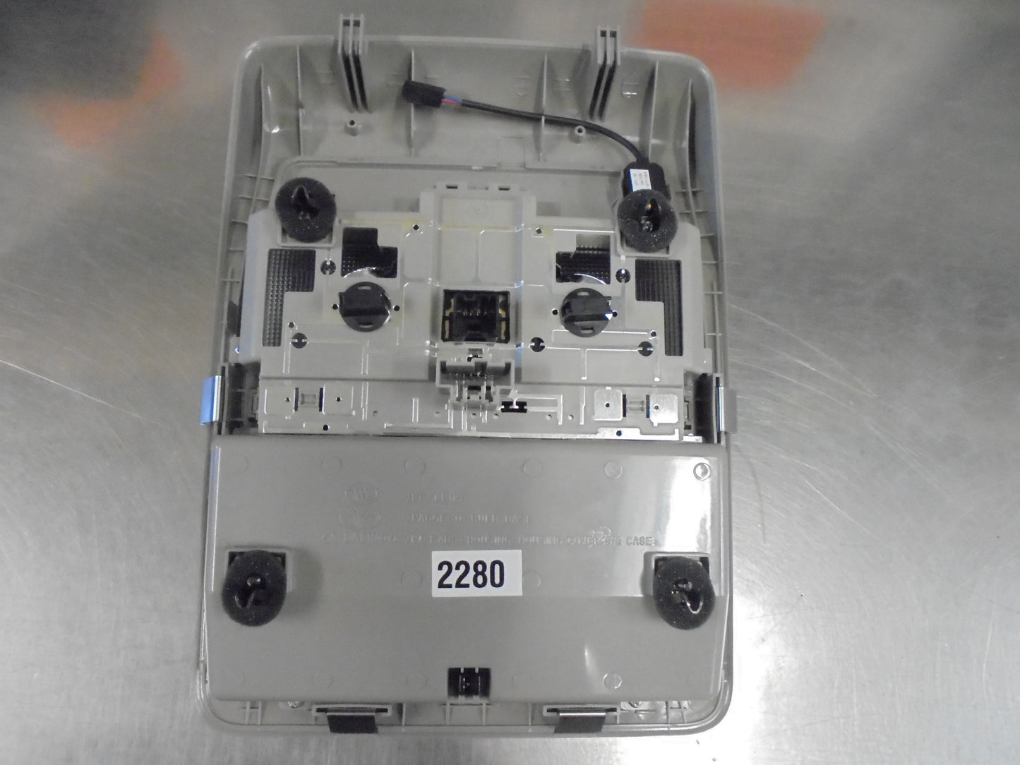 Holden CG7 Captiva Genuine Roof Console -Lights-Sun Glasses New Part