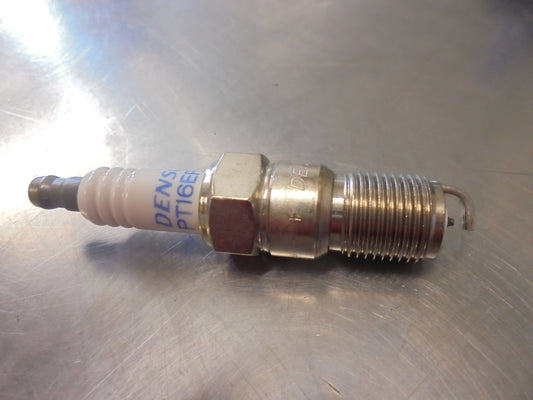 Ford Mondeo-Cougar Genuine Spark plug New Part