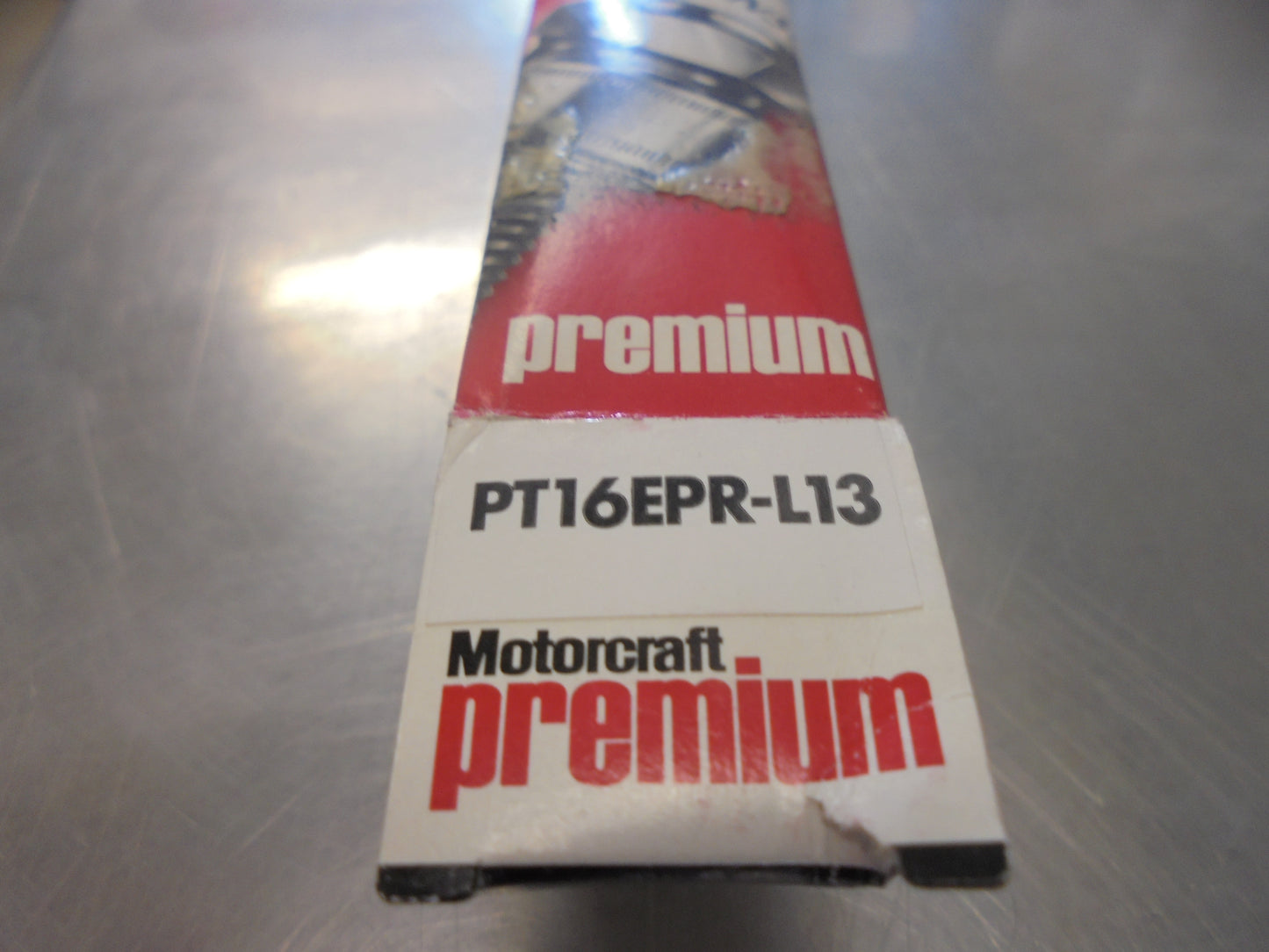 Ford Mondeo-Cougar Genuine Spark plug New Part
