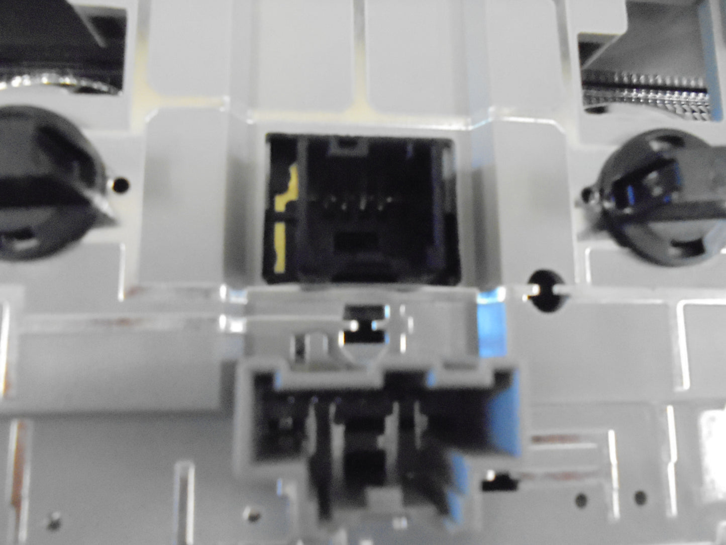 Holden CG7 Captiva Genuine Roof Console -Lights-Sun Glasses New Part