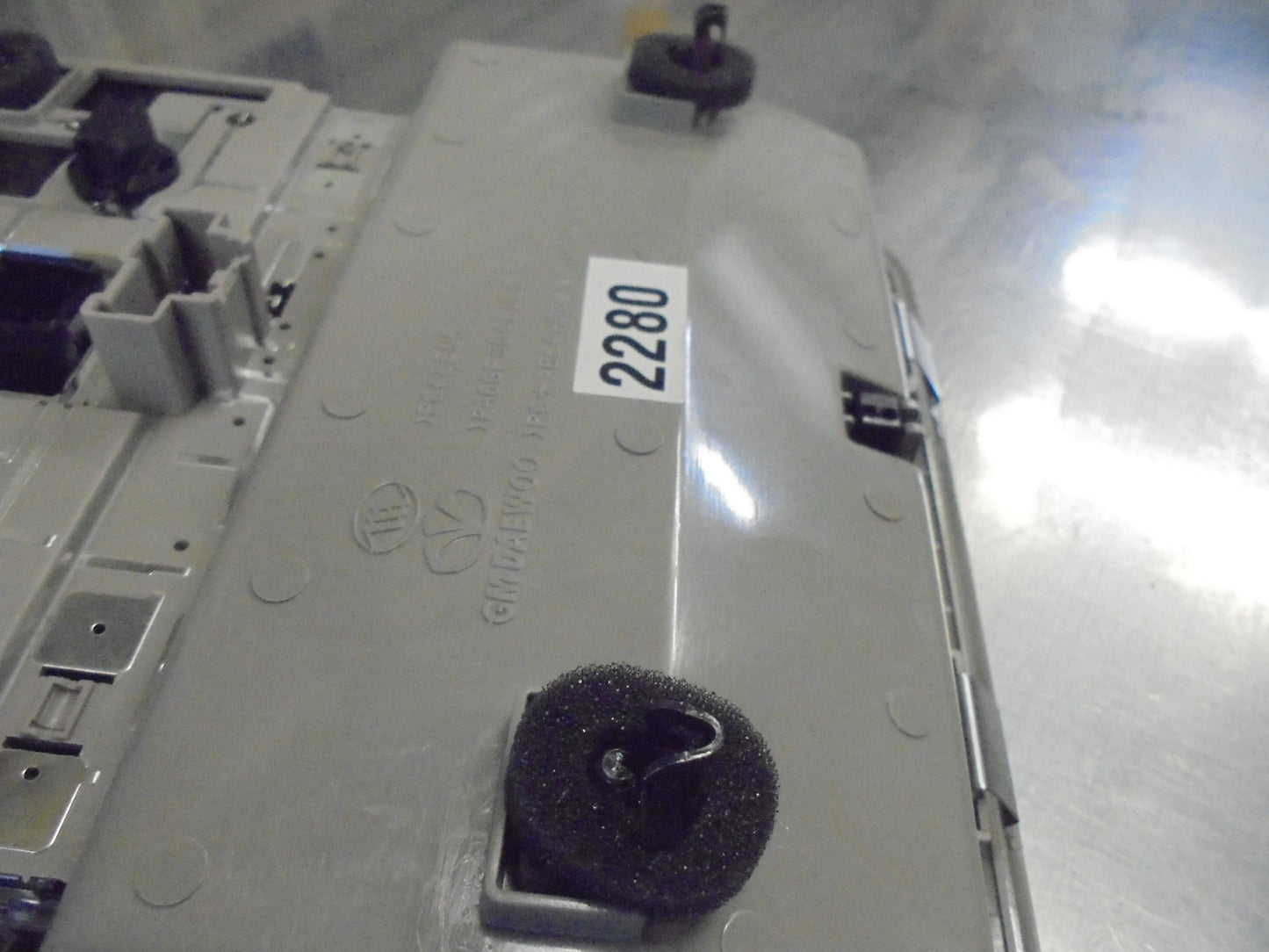 Holden CG7 Captiva Genuine Roof Console -Lights-Sun Glasses New Part