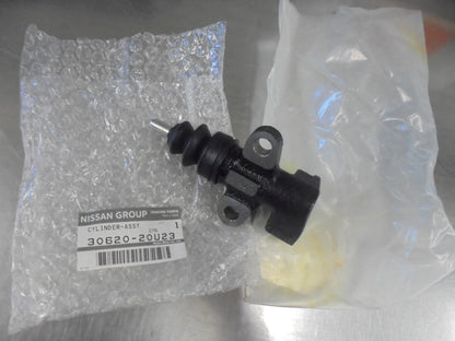 Nissan R32 Skyline Genuine Clutch Slave Cylinder New Part